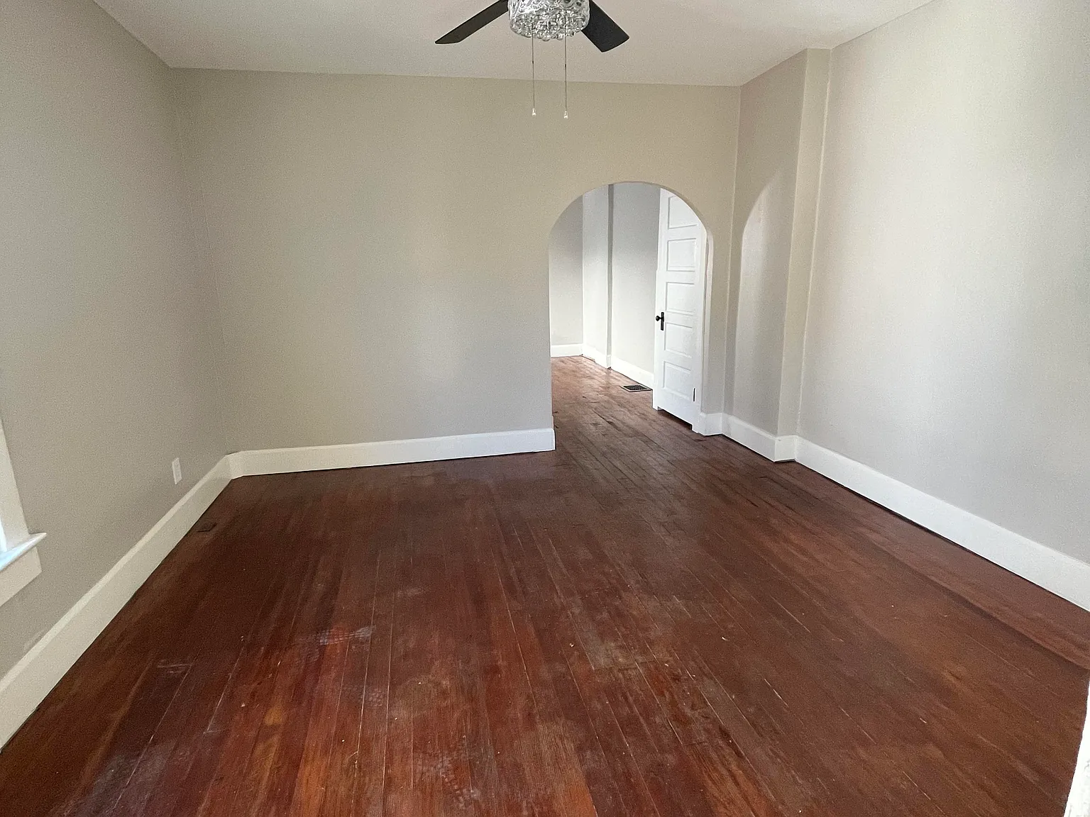 3 bed, 1.5 bath, 991 sqft, $1,450 — Photo 2