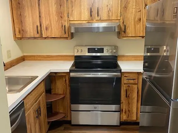 9 Redwood Cir, Nashua, NH 03062