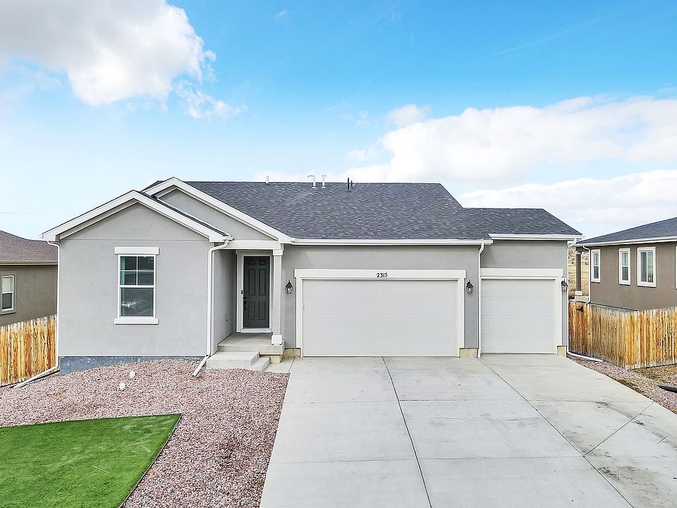 Like-New 4-Bedroom Home with 3-Car Garage & Low-Maintenance Fenced Yard
