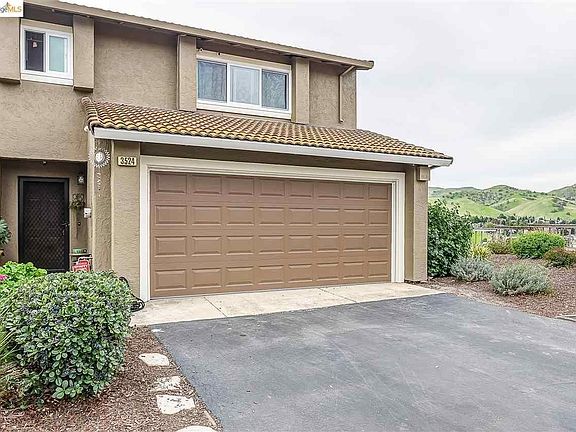 2nd image of 3524 Stone Pl