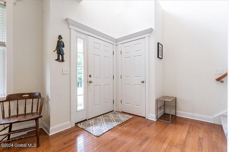 3rd image of 20 Forestbrook Drive
