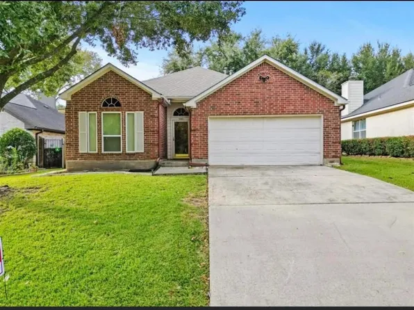 5061 Lakeshore Dr, Willis, TX 77318