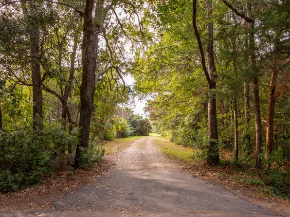 1205 Lighthouse Blvd, Charleston, SC 29412