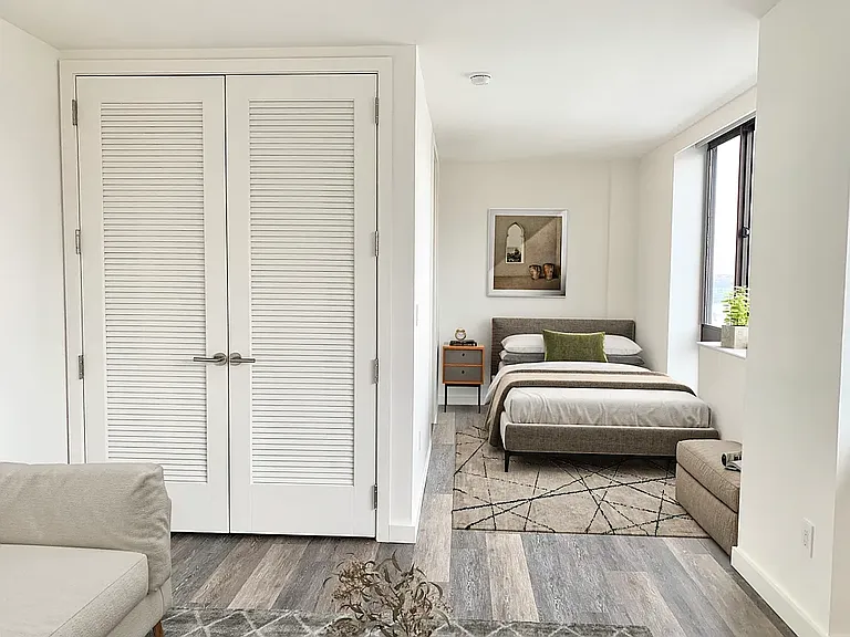 520 W 43rd St #33D — Photo 2