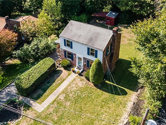 3rd image of 3508 Thornwood Dr