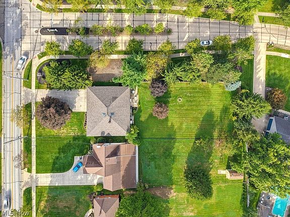 3rd image of 4405 Chestnut Rd