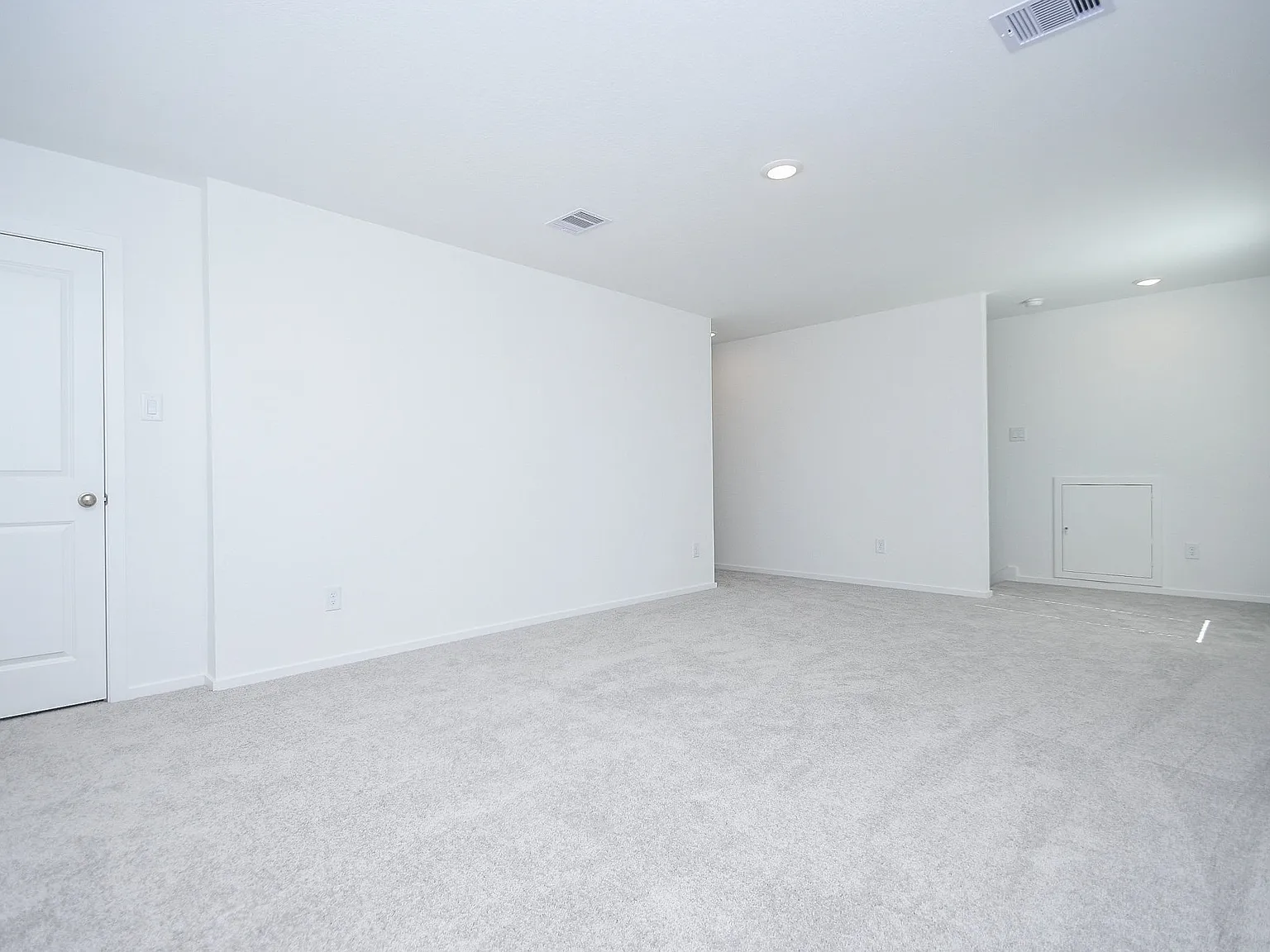 4 bed, 2.5 bath, 2263 sqft, $2,200 — Photo 3