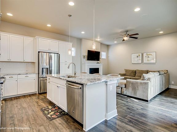 3rd image of 5241 N Willow Way