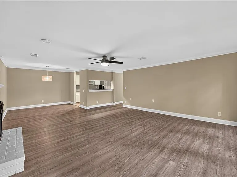 123 Warm Springs Cir — Photo 10