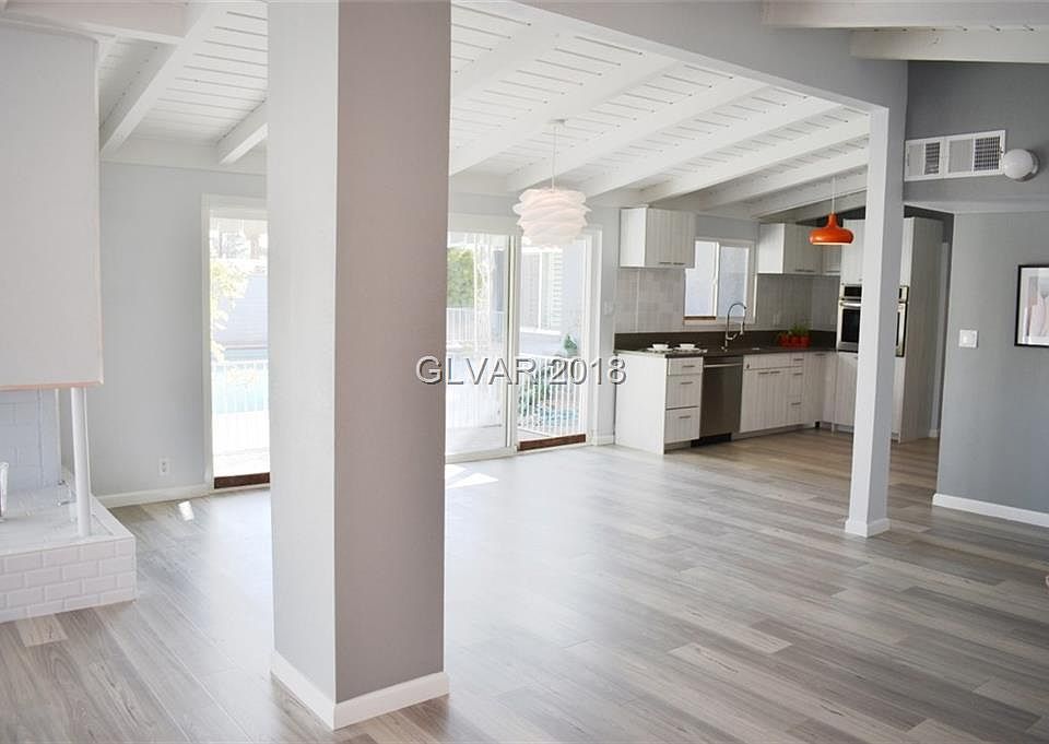 1st image of 2209 W Oakey Blvd