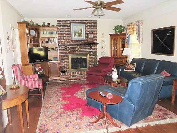 5th image of 118 Valley Dr