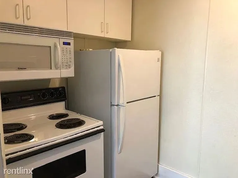 625 E Burlington St — Photo 5
