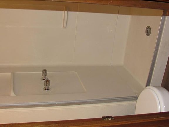4th image of 5810 Hefner Village Cir