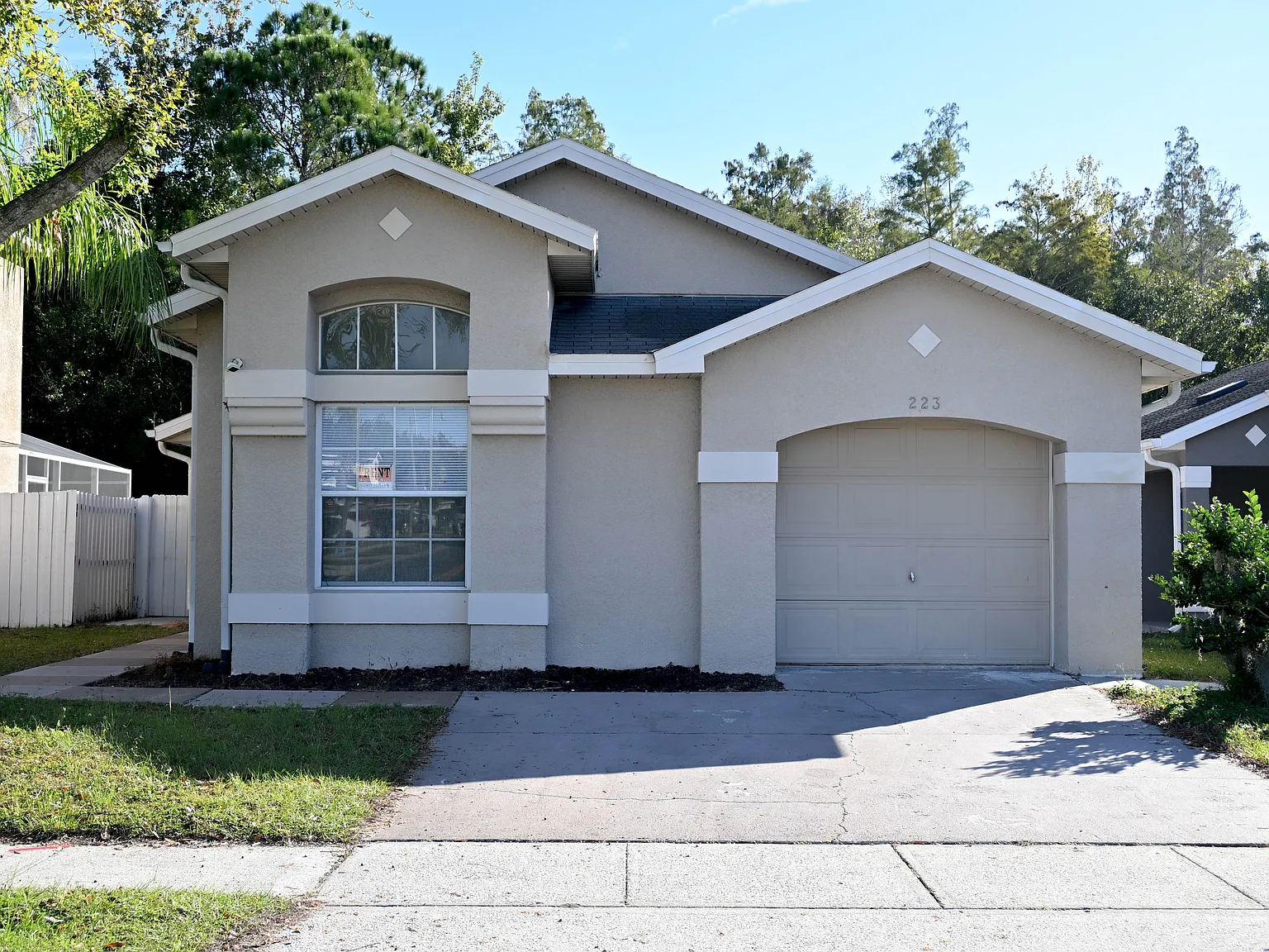 3 bed, 1395 sqft, $2,500 — Photo 2