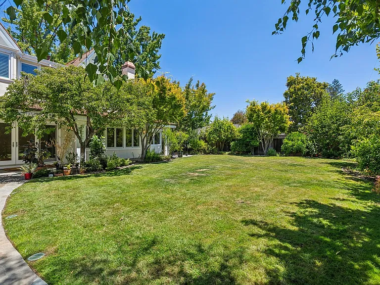845 Windsor Dr — Photo 53