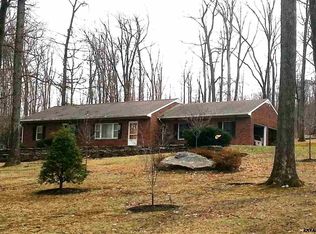 7469 Woodland Dr, Spring Grove, PA 17362