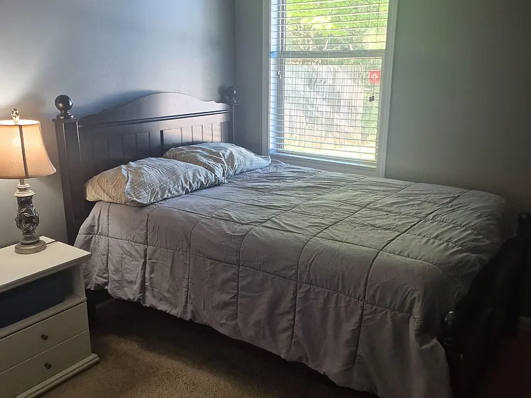 Cozy queen bed