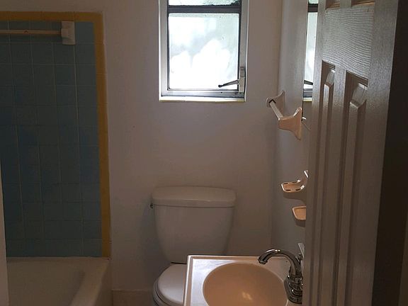 5th image of 1745 Hiram St
