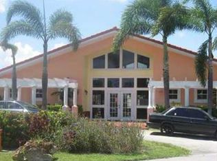 825 NE 212th Ter APT 4, Miami, FL 33179
