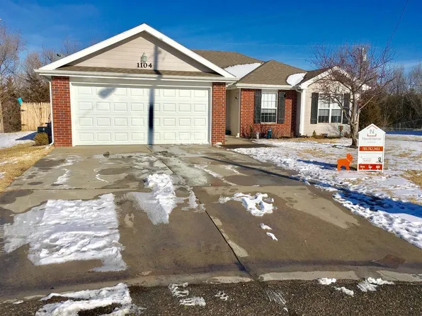 1104 Marshall Cir, Junction City, KS 66441