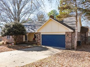 721 N Rockcliff Rd, Fayetteville, AR 72701