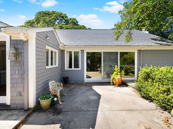 89 Swift Avenue, Osterville, MA 02655