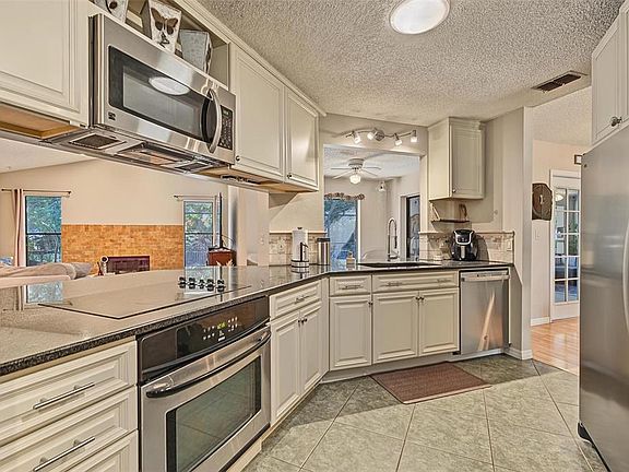 5th image of 3024 PINEVIEW DRIVE