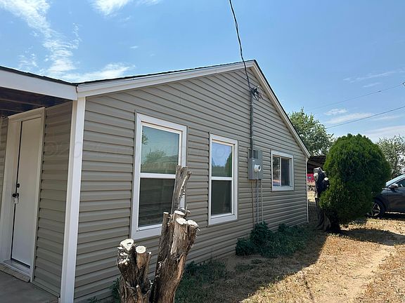 2nd image of 402 Hoggatt St