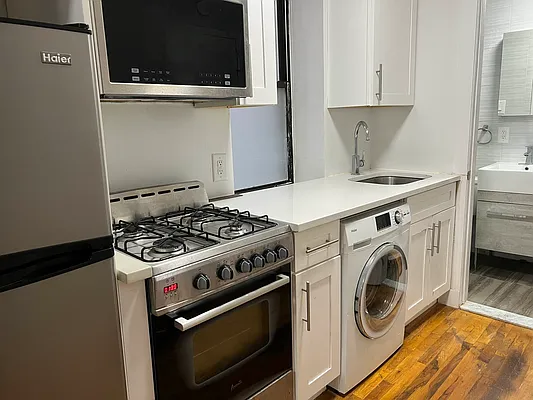 Rented by Premier One Realty LLC | media 9