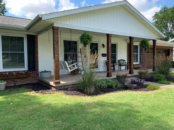 403 Park Ln, Herrin, IL 62948