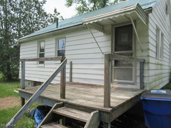 2nd image of 617 Walton St