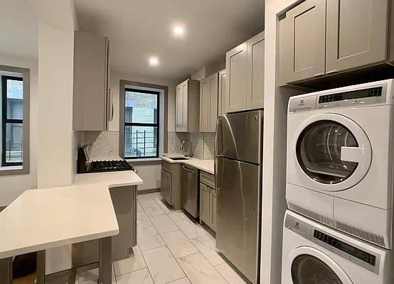 Rented by Reyes & Elsamad Real Estate Group | media 9