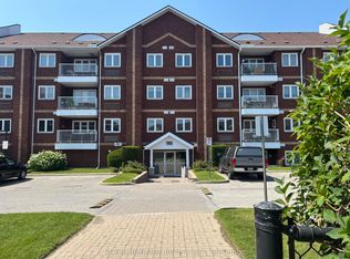 193 Lake Driveway W #220, Ajax, ON L1S7H8