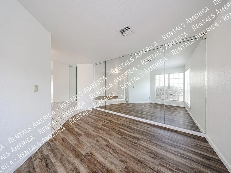 15831 N 6th Ave — Photo 9