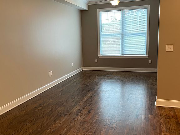 3rd image of 941 McCallie Ave #945