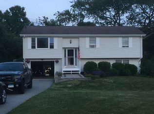 245 Seneca Dr, Groton, CT 06340