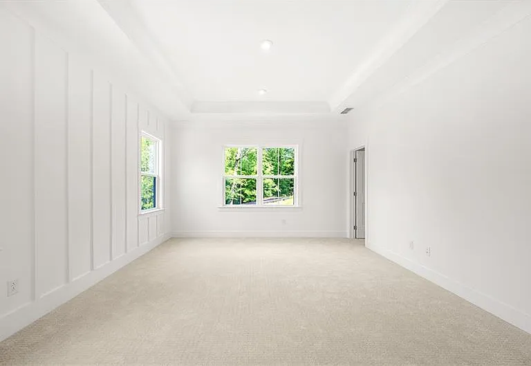 2815 Medford Dr — Photo 30