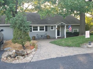 2 Anchor Dr, Lake Tapawingo, MO 64015