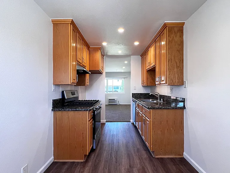 6452 Orange Ave #23 — Photo 11