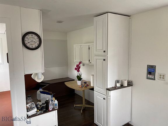 3rd image of 10 Lower Rader Creek Rd