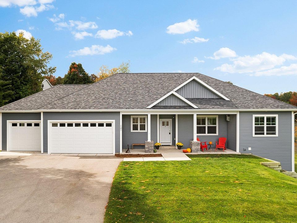 1581 Saffron Cir, Traverse City, MI 49696 Zillow