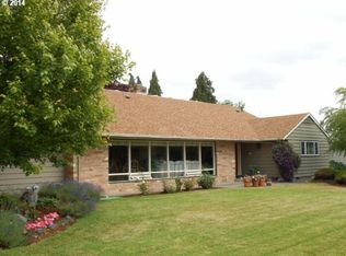 920 Walnut St, Junction City, OR 97448
