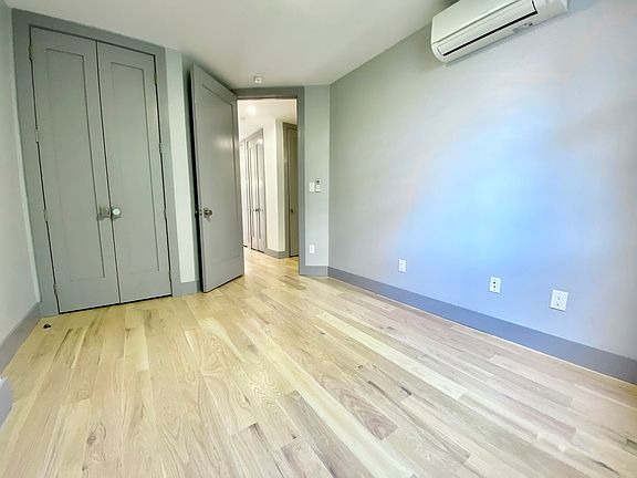 5th image of 123 Pulaski St #B3