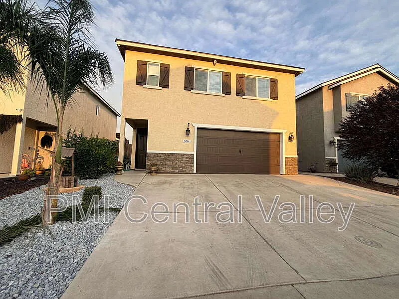 4 bed, 2.5 bath, 1999 sqft, $2,400 — Photo 1