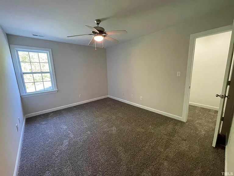 112 Worthington Ct — Photo 37