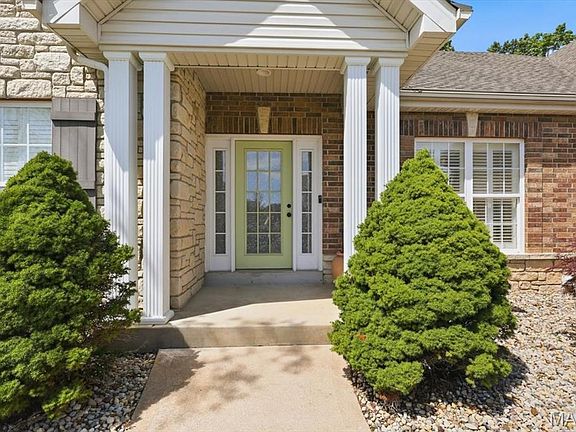 3rd image of 5532 Wooded Creek Dr