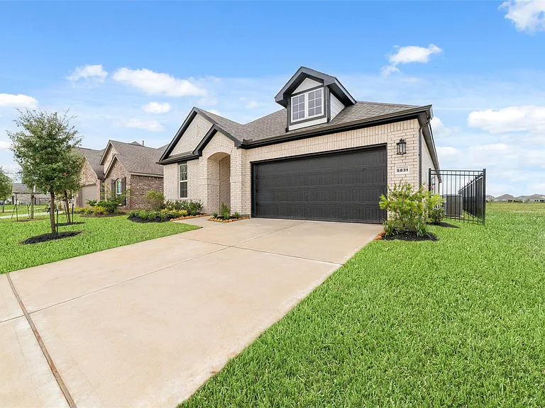 5831 Westwood Shore Dr — Photo 2