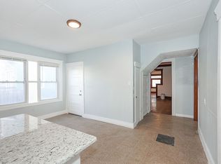 1910 Corning, Cleveland, OH 44109