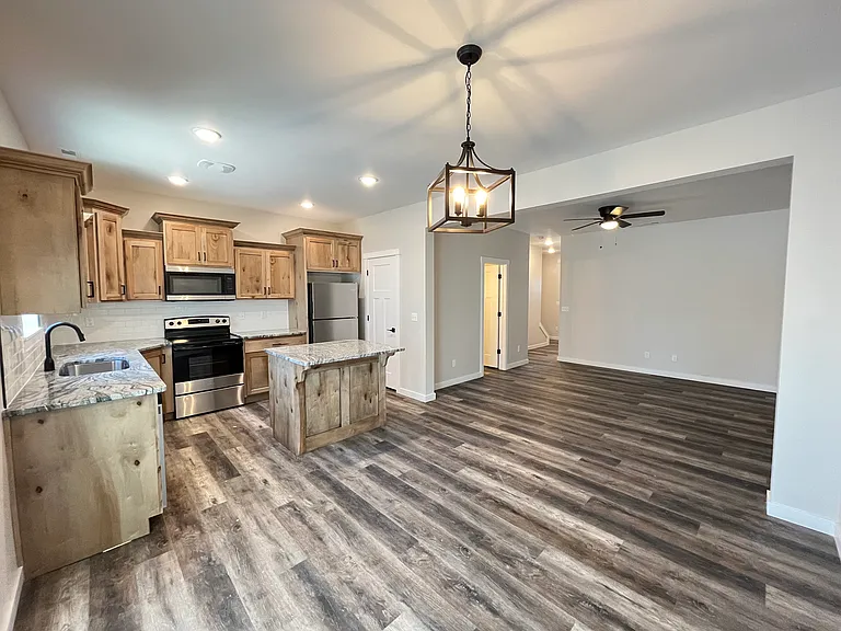 1645 S Bellin Rd — Photo 1