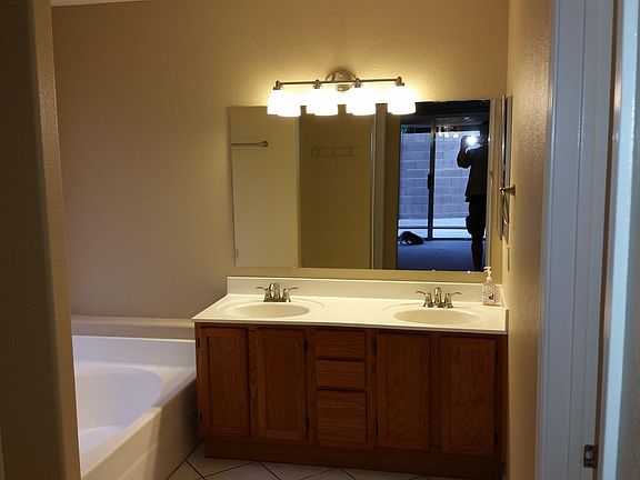 5th image of 4305 E Rosemonte Dr
